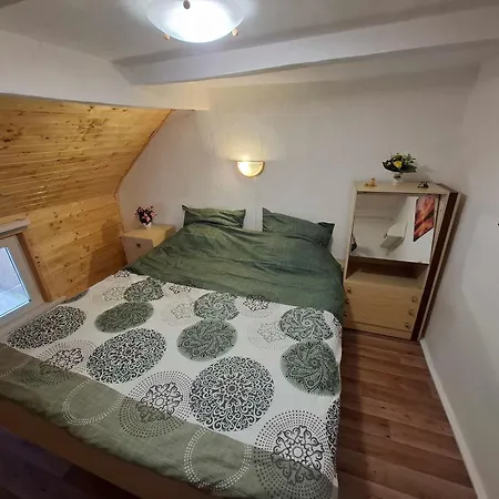 Max Schmeling شقة